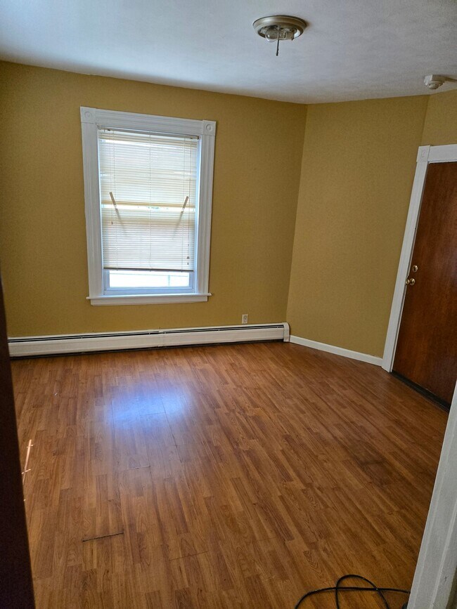 Photo - 216 Broad St