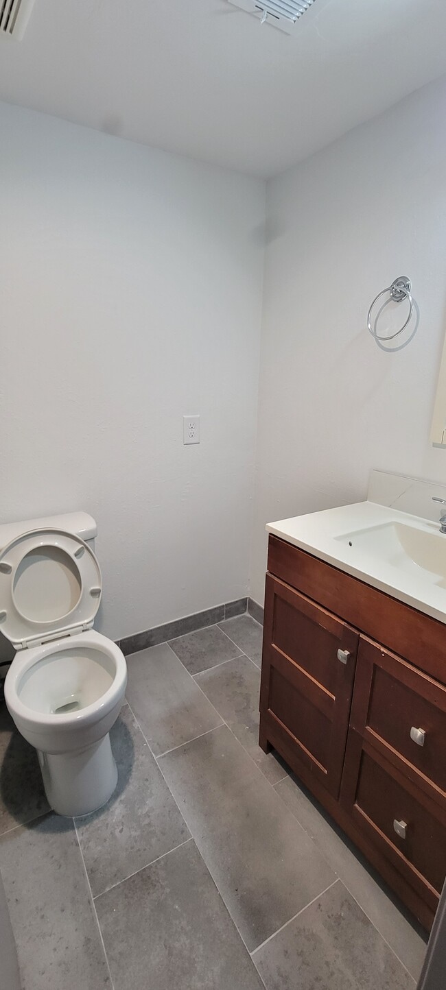 baño 2 - 7142 N Holiday Dr Unidad Port Aux Prince N Holiday Drive