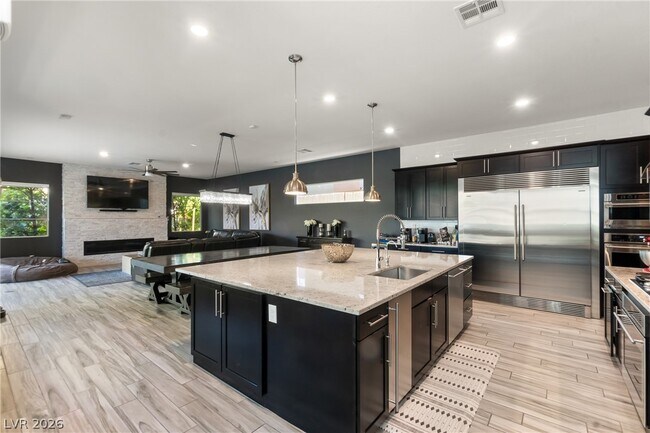 Photo - 6165 Amber View St