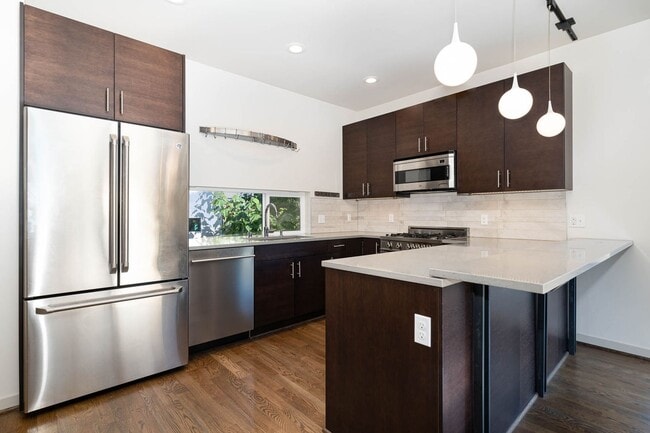 Photo - 3bd/1.75ba Seattle Townhome