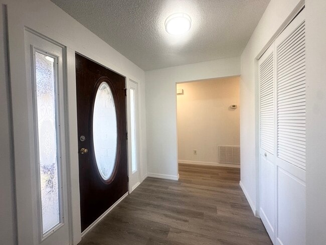 Photo - 107 Maplewood Dr