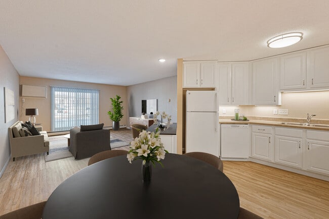 Photo - Plymouth Ponds Apartments