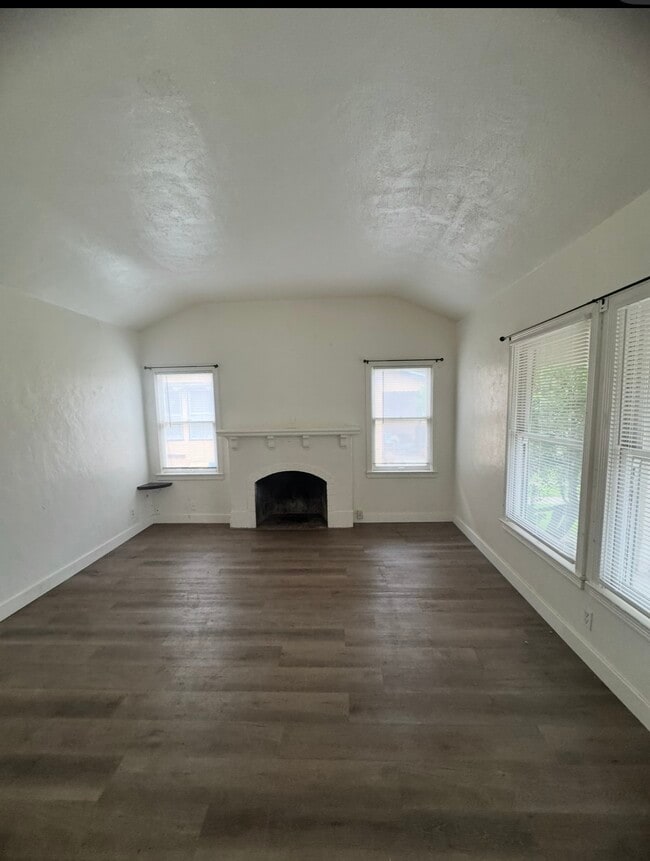 Photo - 1361 N Safford Ave