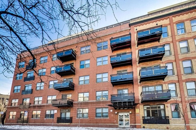 Photo - 1735 W Diversey Pkwy Unit 610