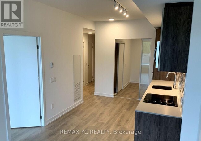 Photo - 150 Logan Ave Unité 438