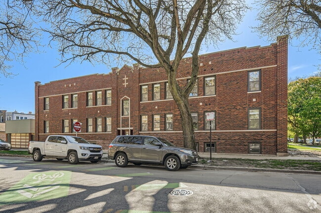 Building Photo - 5014 N Rockwell St Rental