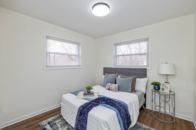 Building Photo - 2111-2113 Fairfax Road Unit 2113 Rental