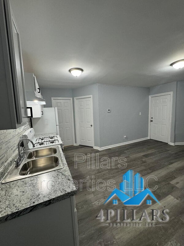 Photo - 3904 Deodar St Unit 1F