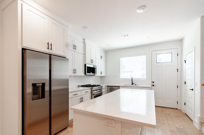 Photo - 1623 W Stone St
