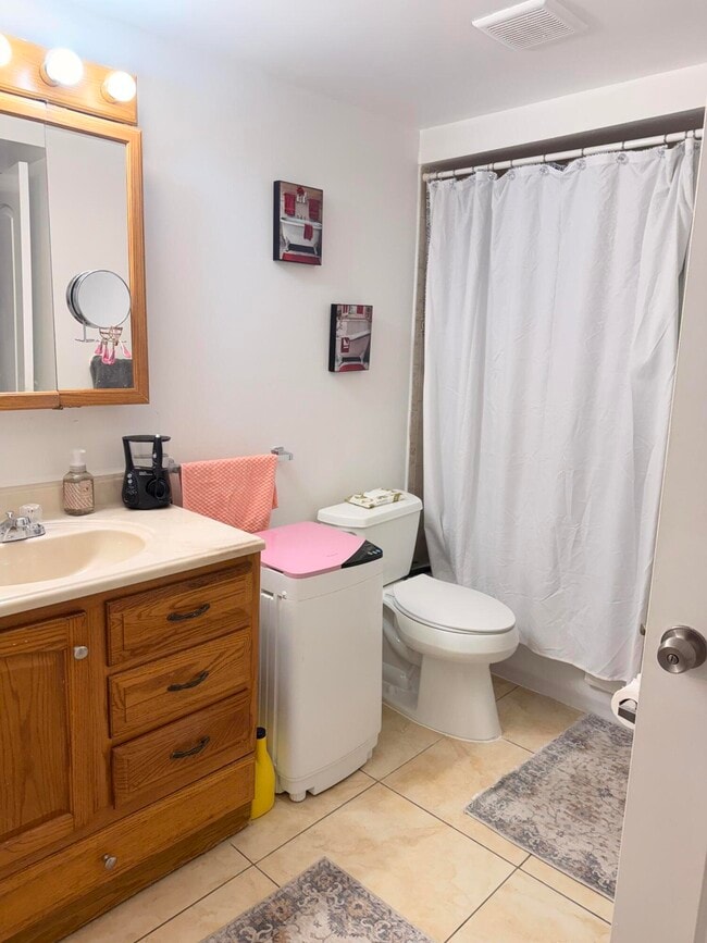 Photo - 2800 Somerset Dr Unit 201j