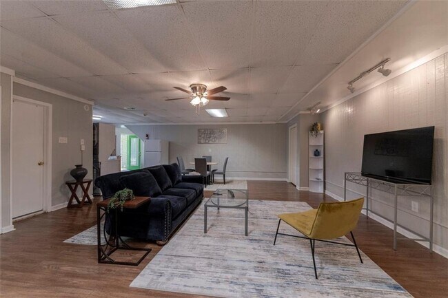 2560 Piney Wood Ln Unidad 3