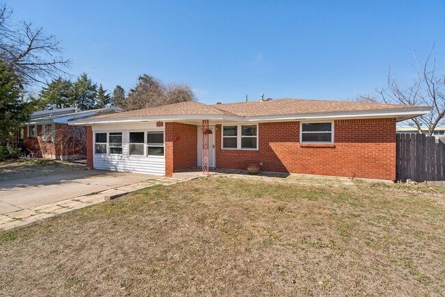 Building Photo - 3 bed, 1 bath home in Moore, ok