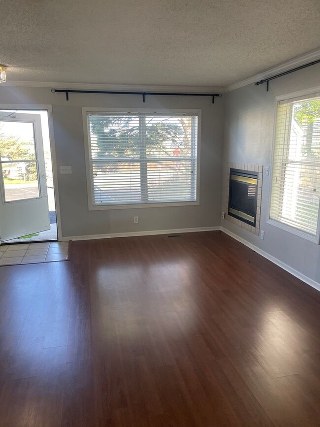 Photo - Townhouse for rent 2 bed 1.5 bath Castle Rock Co