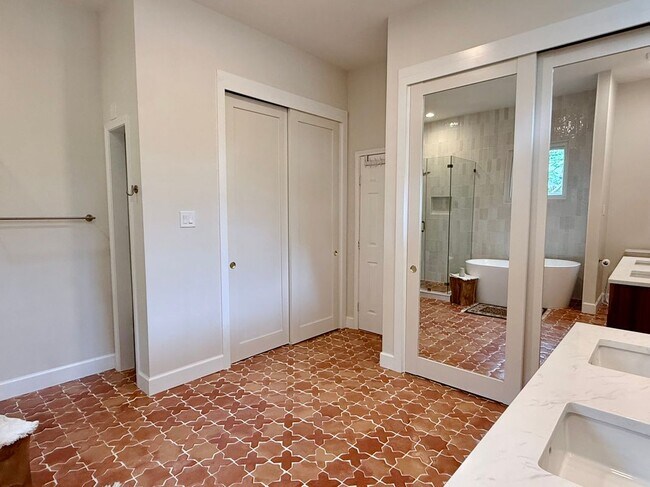 Photo - 2205 Tanglevine Dr