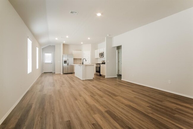 Photo - 1212 Guthrie Farms Blvd
