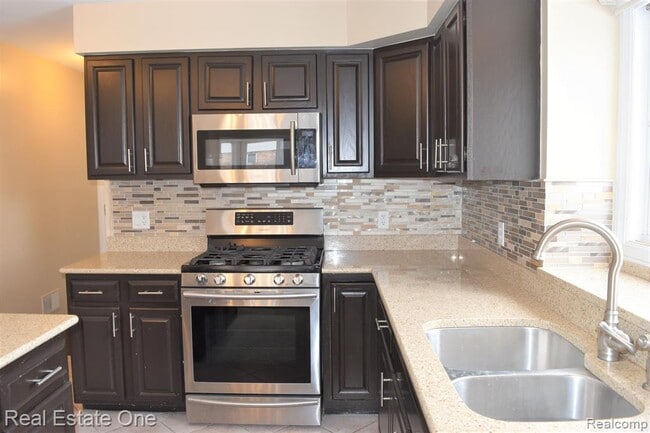 Photo - 5841 Ruby Dr