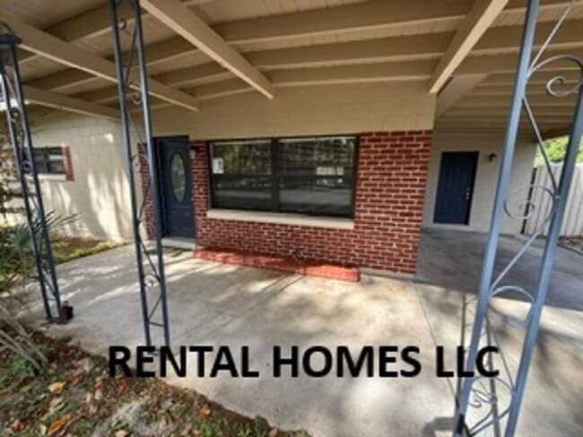 Photo - Total Privacy Home, Huge Detached Garage & No HOA in Beautiful Lake Mary