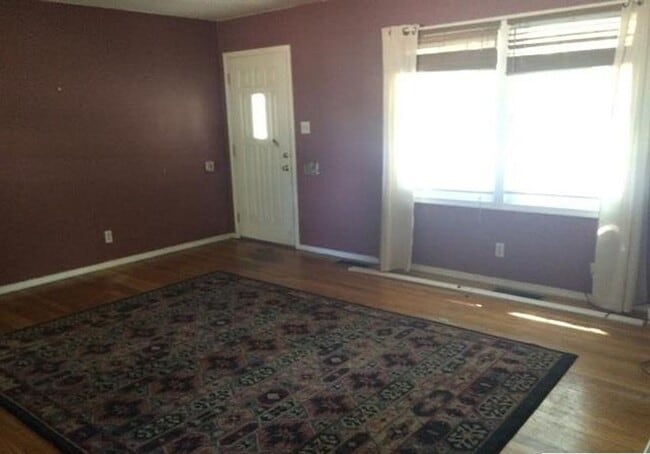 Photo - REDUCED - CLOSE TO UNR - HARDWOOD FLOORS -...