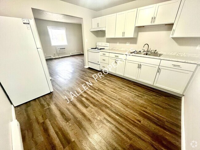 Building Photo - Modern, Renovated 2 bed Unit 3 Rental