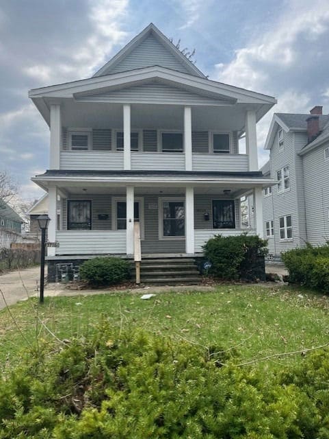 Building Photo - 13716-18 Rugby Unit 13716