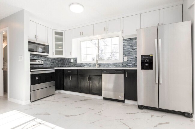 Photo - 10112 Radford Rd