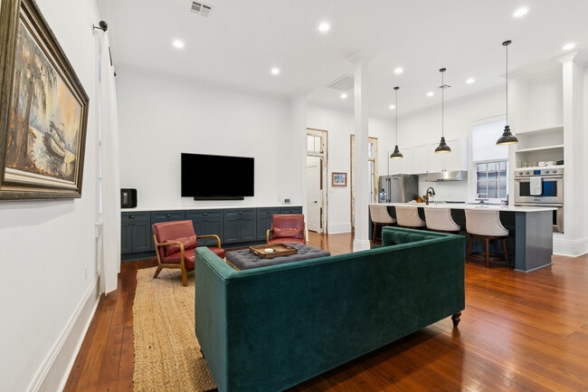 living room, open concept - 2337 N Rampart St