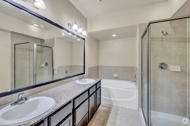 3BR, 2BA - 1,467SF - Primary Bathroom