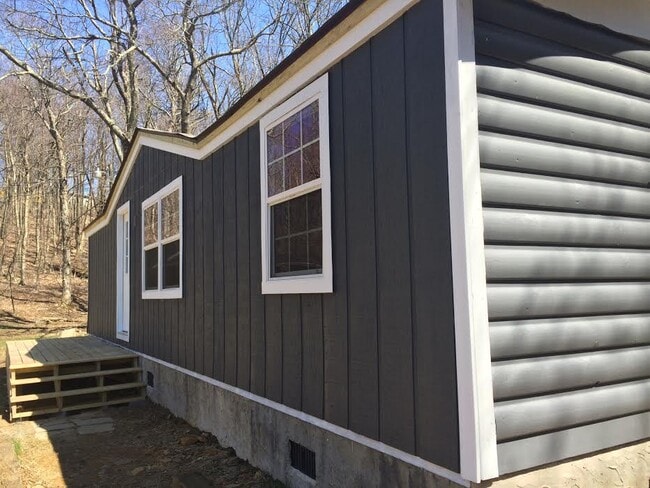 Building Photo - 3737 Junaluska Rd