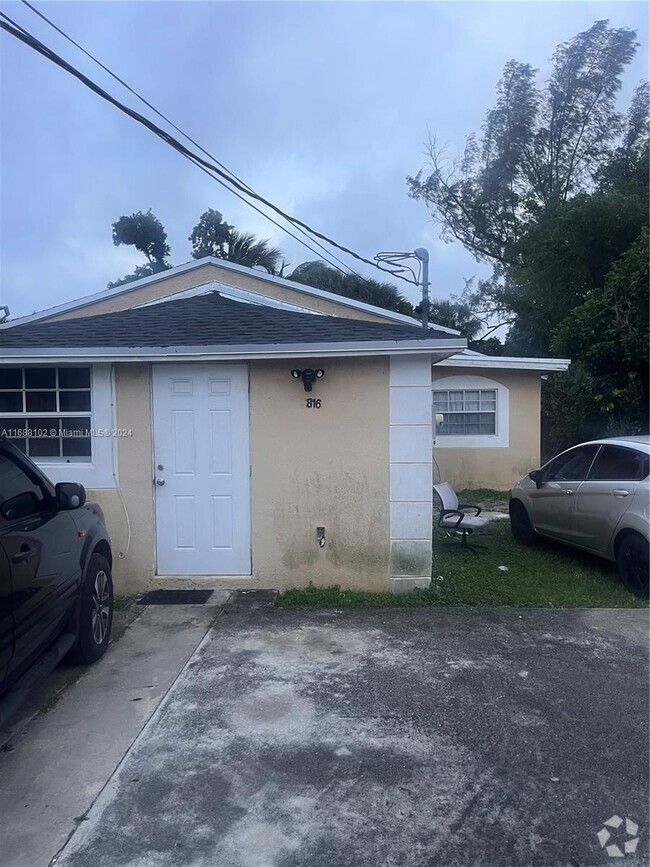 Building Photo - 820 NW 110th St Unit front Rental