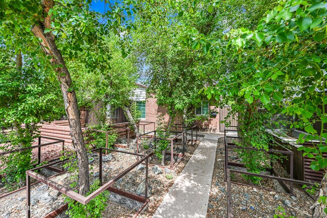 Photo - 2709 N 7th St Apartamento