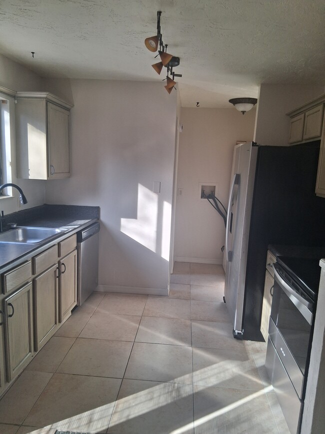 Photo - 322 Canal Rd