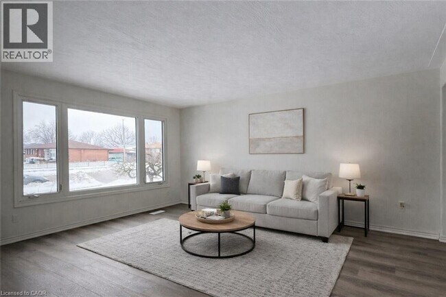 Photo - 125 Henry St