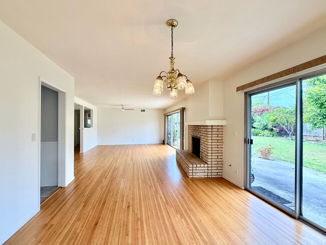 Photo - 225 Adair Dr