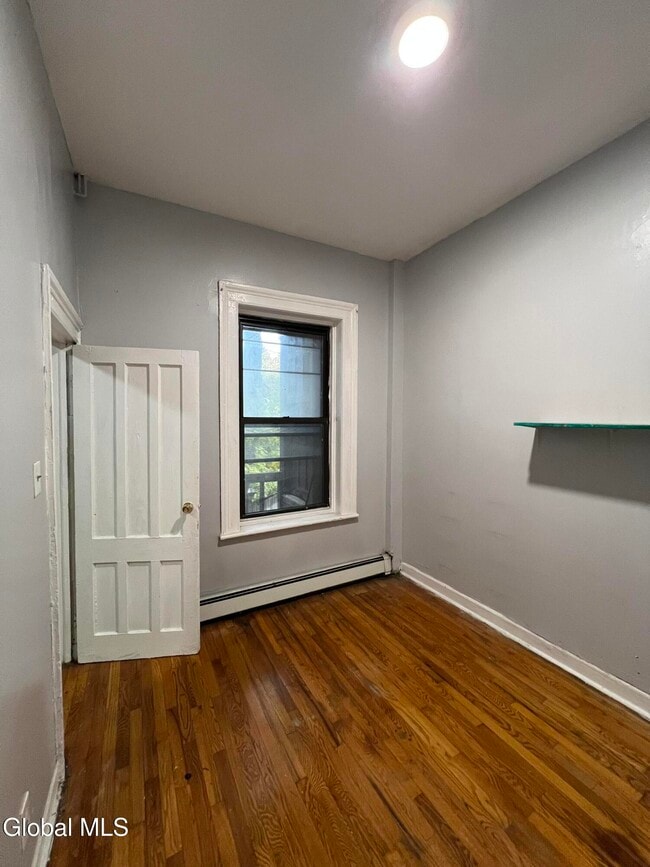 Photo - 132 Central Ave Apartamento Unidad 2R