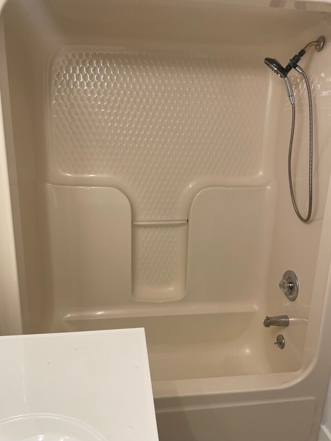 Photo - 305 Duncan St