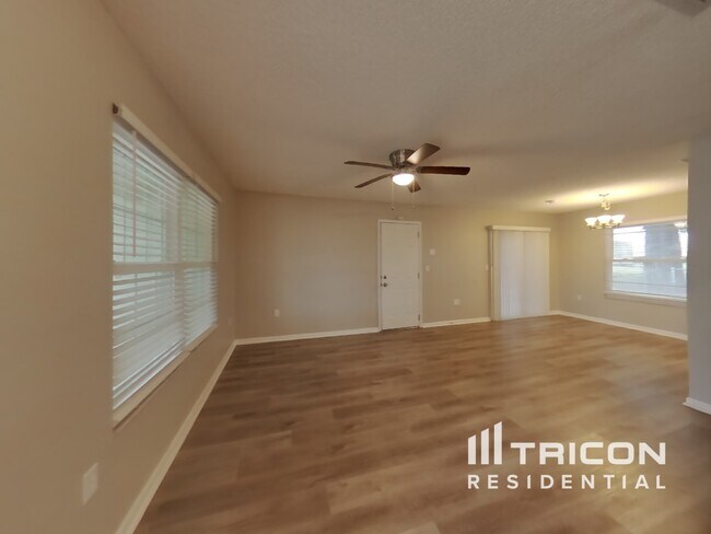 Photo - 6711 Lemon Tree Dr