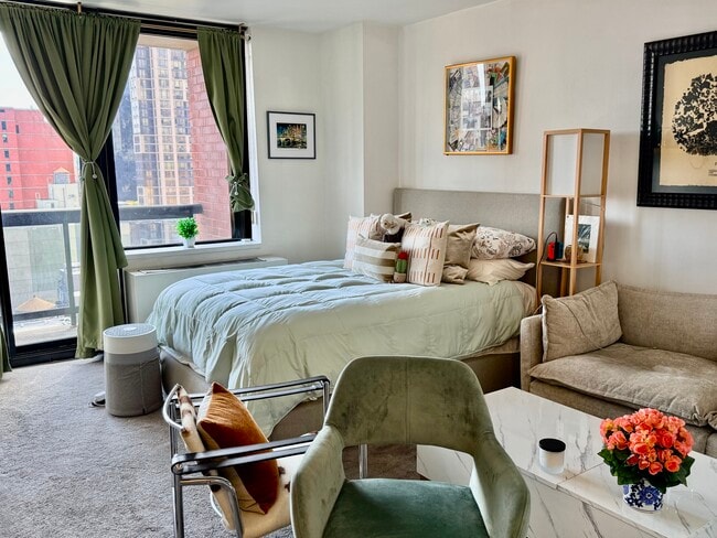 Photo - 300e62 Unit 1705