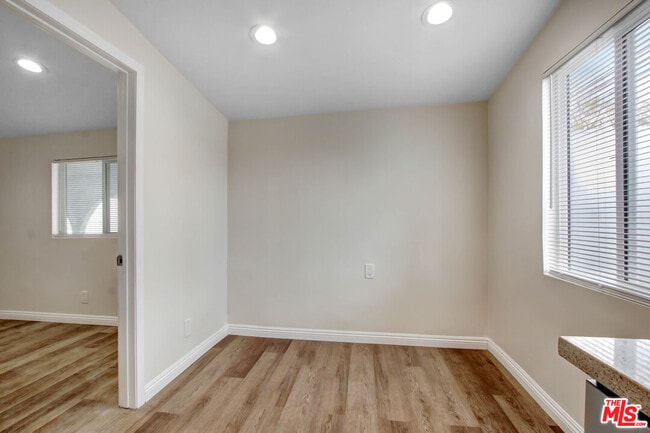 Photo - 1404 Hollister St