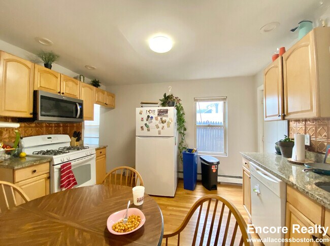 Photo - 180 W 8th St Unit 2