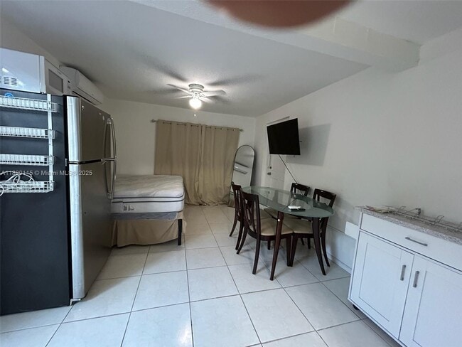Building Photo - 100 NW 56th Ct Unit 100