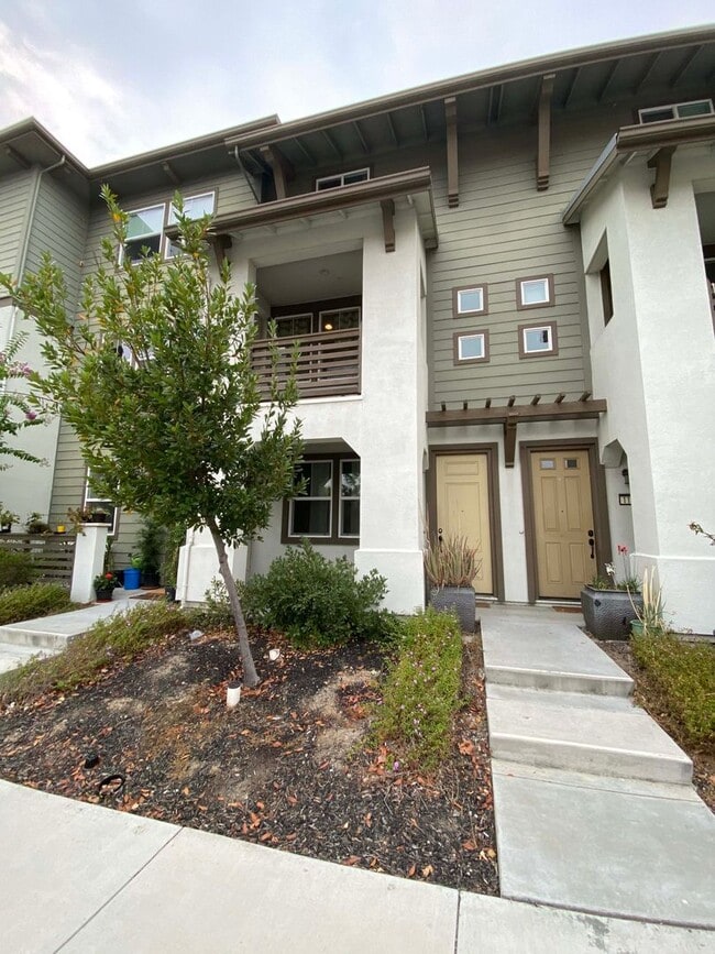 4Br4Ba Former Model Townhouse Top of the L... - 4Br4Ba Former Model Townhouse Top of the L...