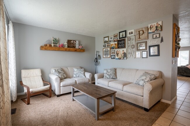 Photo - 435 W 1330 N