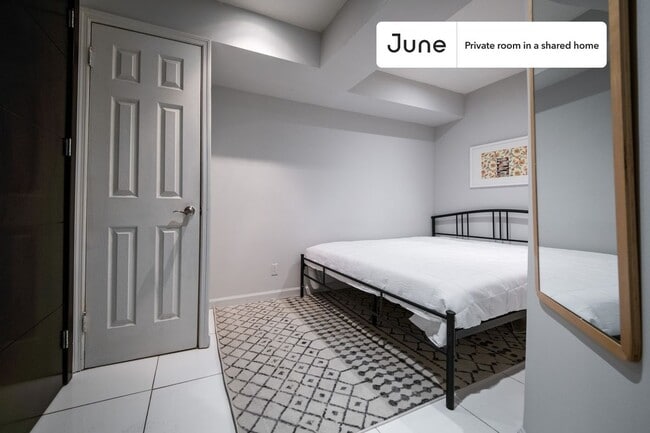 Room in Shared 5 bed/2 bath home in Upper West Side