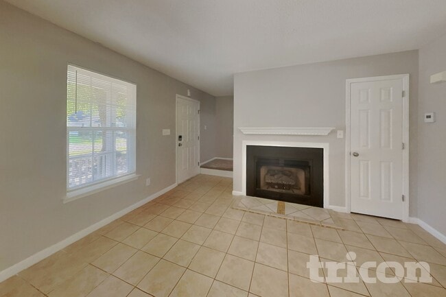 Photo - 4812 Silverdene St