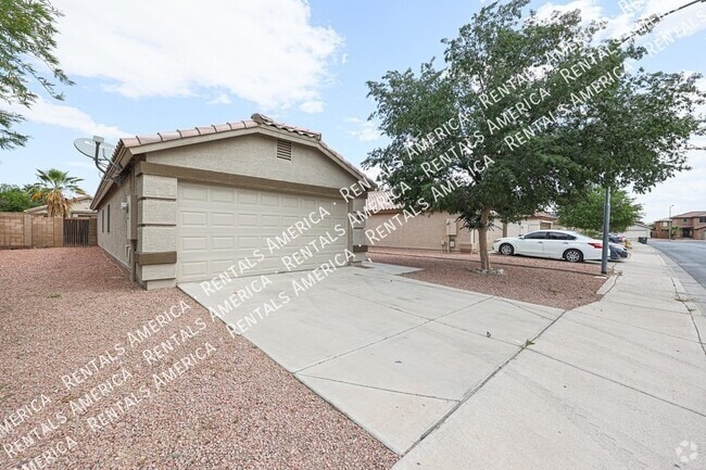 Building Photo - 12122 W Bloomfield Rd Rental