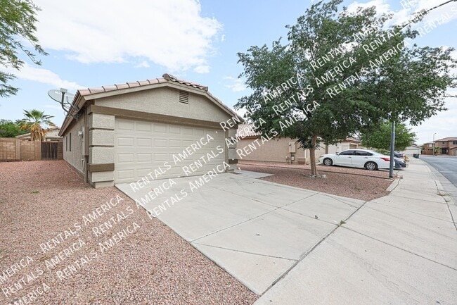 Building Photo - 12122 W Bloomfield Rd Rental