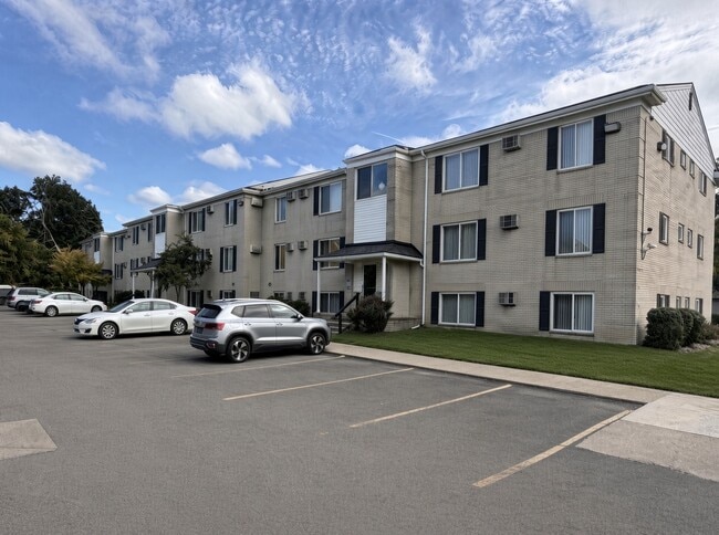 Ramblewood Apartments