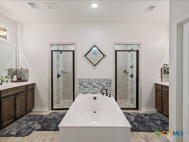 Photo - 7711 Silicon Dr