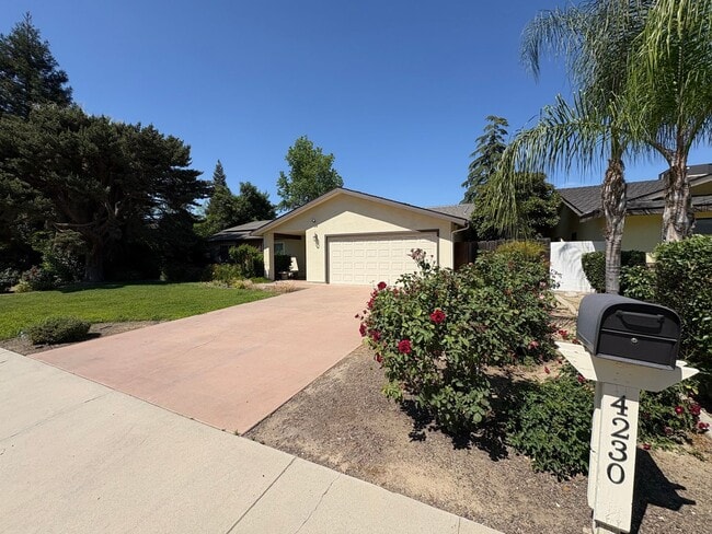 Photo - Beautiful Home with solar Rent Ready!