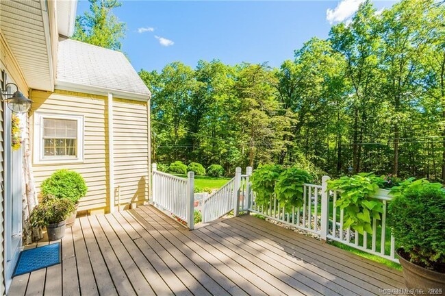 Photo - 351 W Mountain Rd